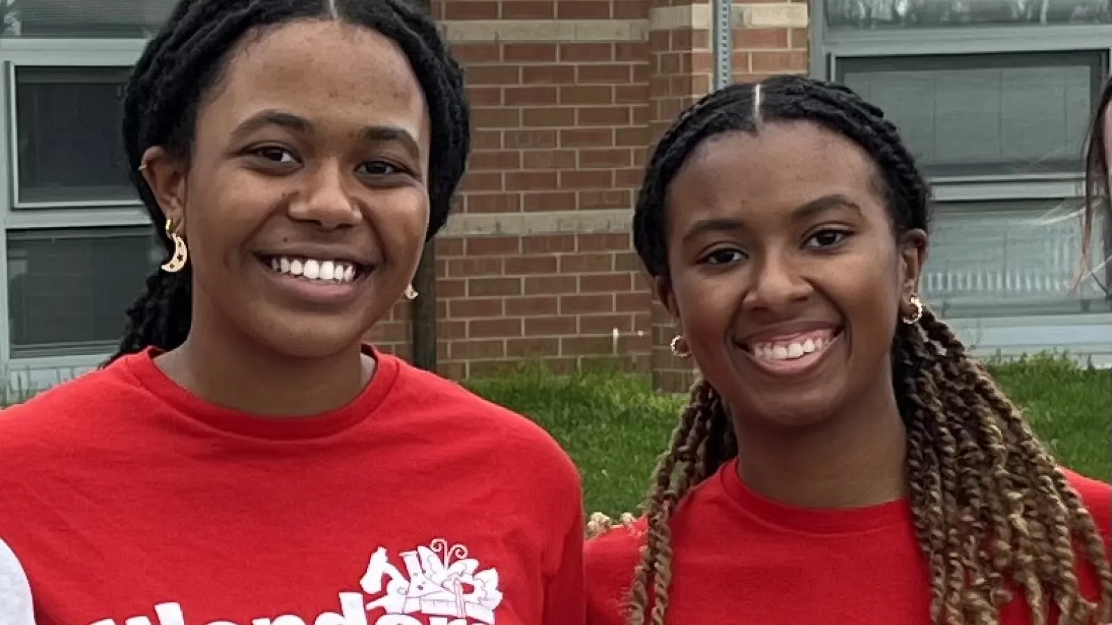 Sydney and Devyn Brown on a visit